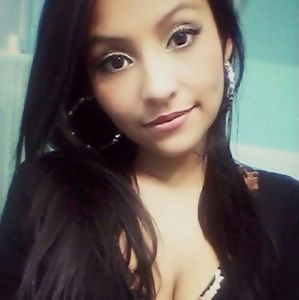 Meet your Posher, Alexi