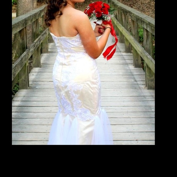 size 4 white, and champagne mermaid style dress - Picture 3 of 3