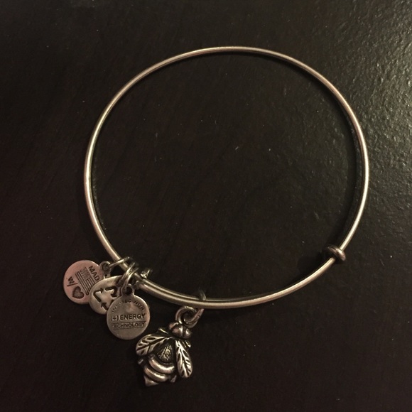 Alex and Ani bumble bee 🐝