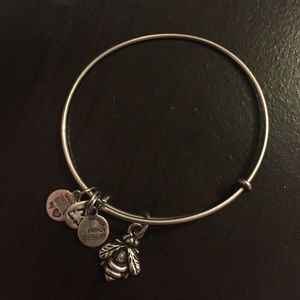 Alex and Ani bumble bee 🐝