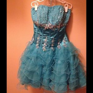 Beautiful prom/formal dress. Size 0.