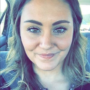 Meet your Posher, Erika