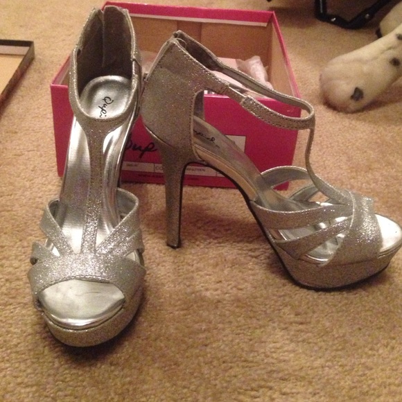 Sliver glitter heels