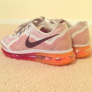 NIKE air max running. Size 8.5