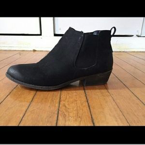 Black ankle booties