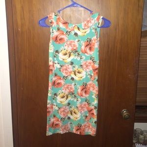 Forever 21 body con dress size small floral