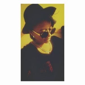 Meet your Posher, Jenia