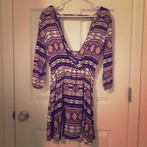 Open back, patterned dress! - Picture 1 of 4