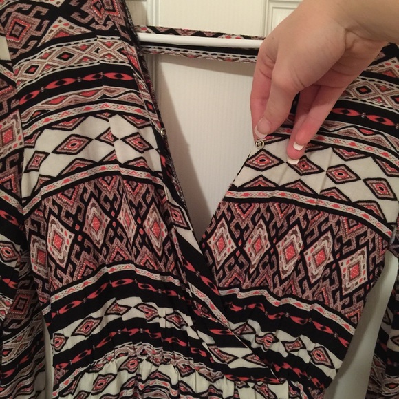 Open back, patterned dress! - Picture 2 of 4