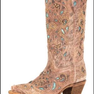 LOOKING FOR COWGIRL BOOTS