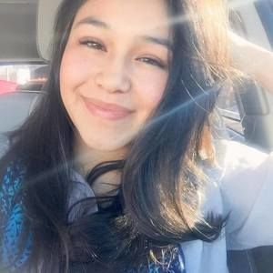 Meet your Posher, Camila