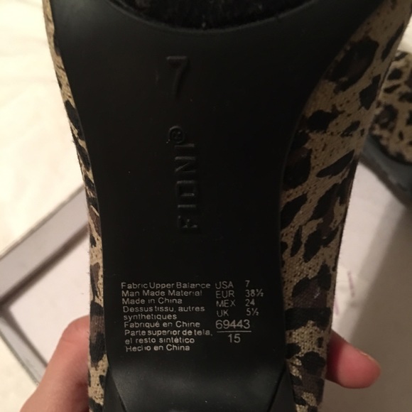 Heels - Picture 3 of 4