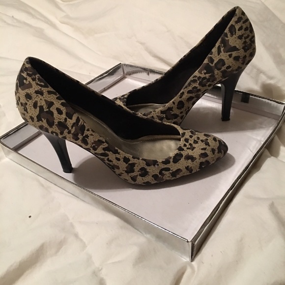 Heels - Picture 4 of 4