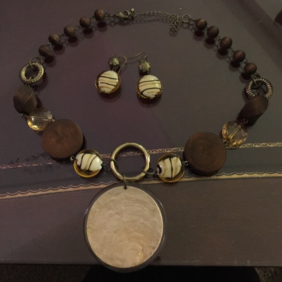 Costume jewelry necklace and earrings