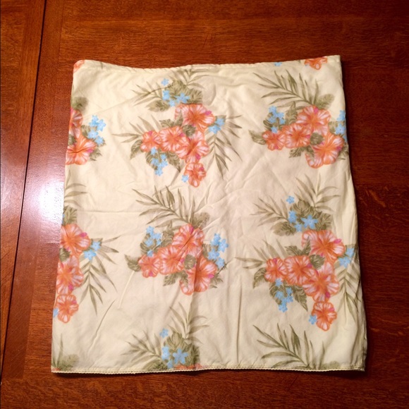 ๐Host Pick๐ Abercrombie & Fitch floral skirt. - Picture 2 of 2