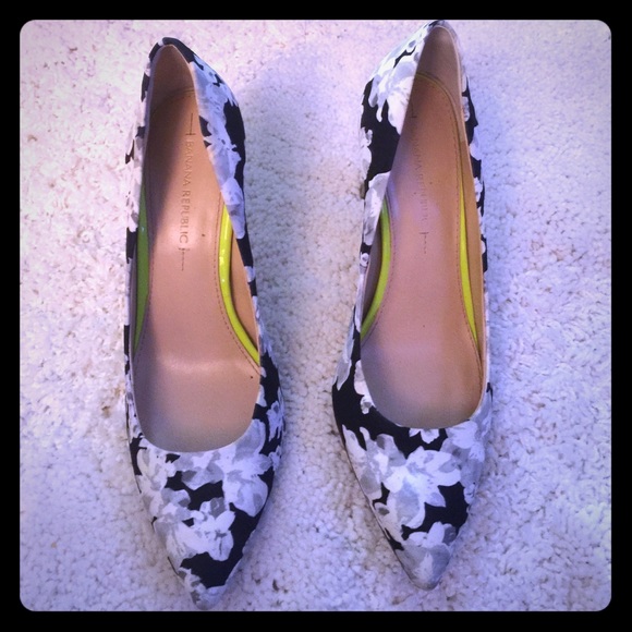 Banana Republic Heels