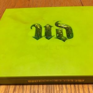 Urban decay palette has been used