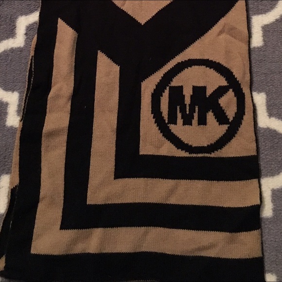 Authentic Michael Kors scarf!