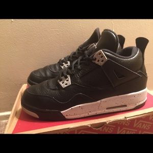 Jordan 4 Oreo/Tech Grey. Size 6 Youth.