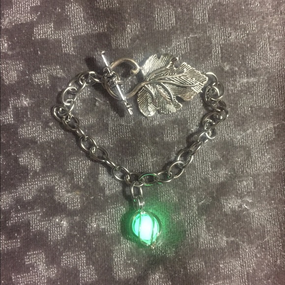 Stainless glow in the dark Leaf toggle bracelet