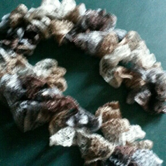 Scarf - Picture 4 of 4