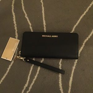 Michael Kors wristlet