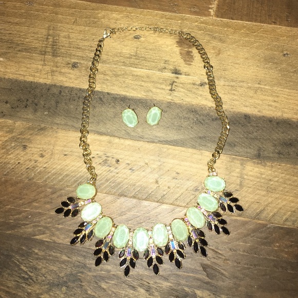 Lulus Jewelry - Frost in Space Blue Rhinestone Necklace&Earrings