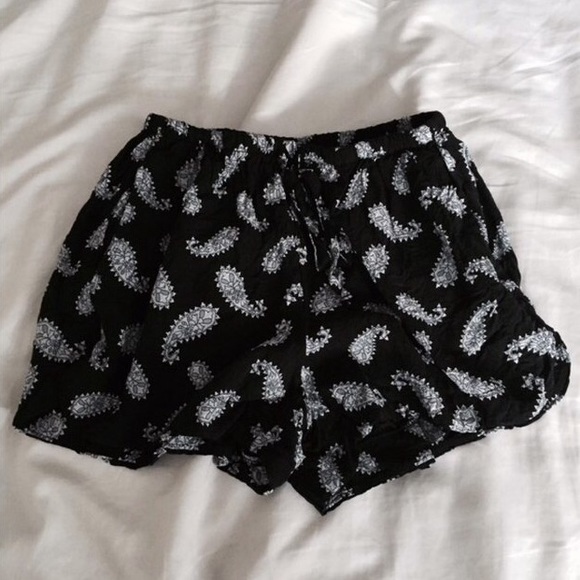 ❌sold❌nwt Brandy Melville Eve shorts