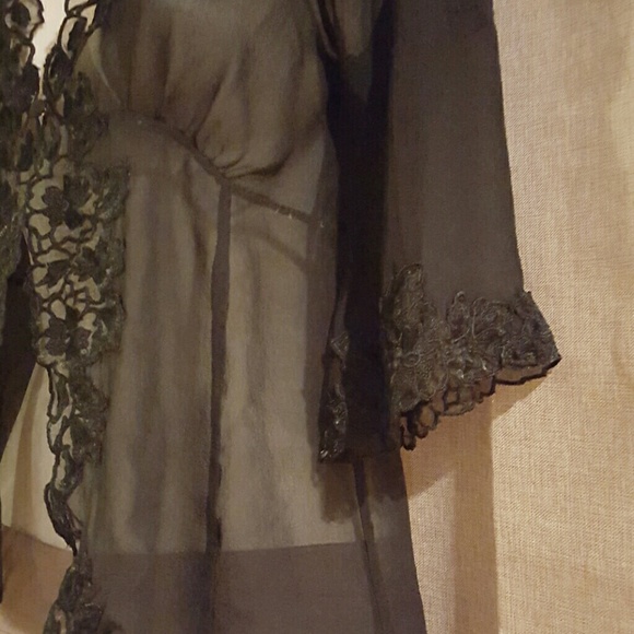 Chiffon black top - Picture 3 of 4