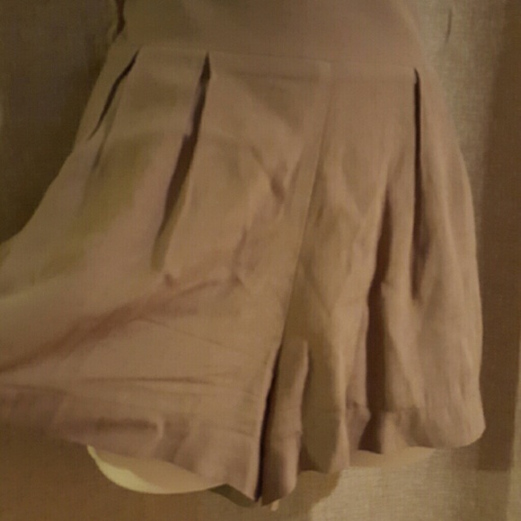 Brown short - Picture 2 of 4