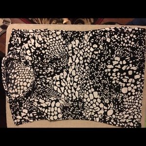 Anne Klein size M pleated sleeveless top