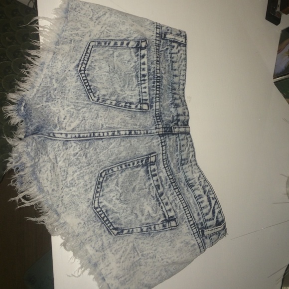 Frayed Washed Out Jean Shorts - Picture 2 of 3