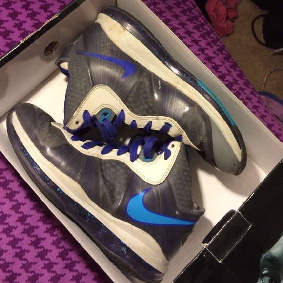Lebron's 8 V/2