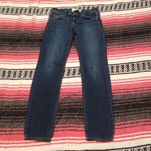 Hollister dark wash skinny jeans. Great condition!