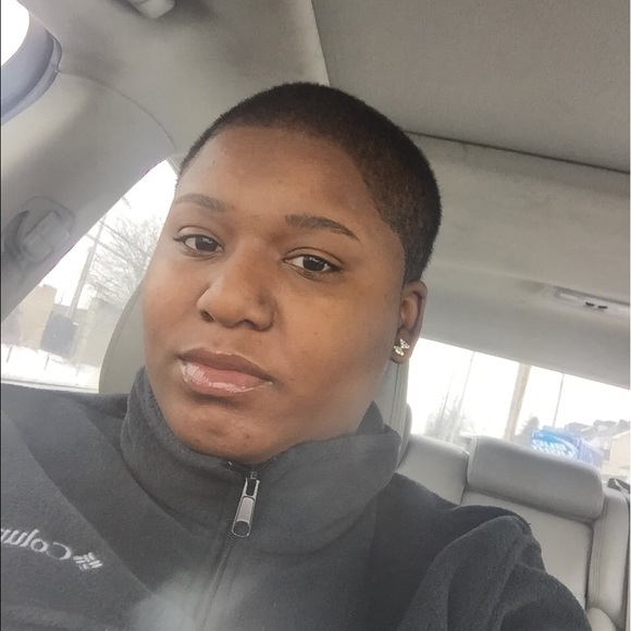 Meet your Posher, Leslie - Picture 1 of 1