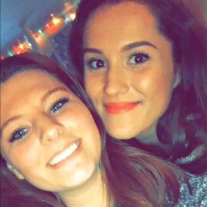 Meet your Posher, Mia