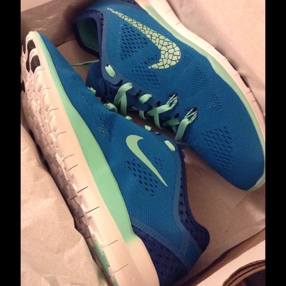 Brand New Women NIKE FREE 5.0 TR FIT
