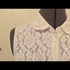 Lauren Conrad - White Lace Peter Pan Collar Button