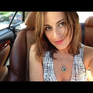 Meet your Posher, Vanessa