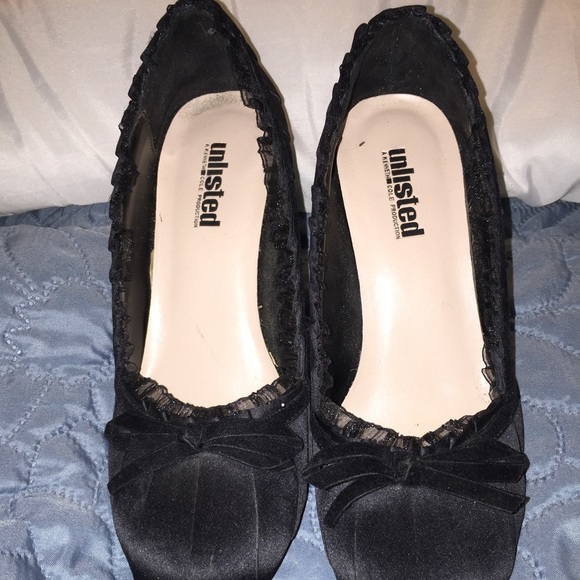 Gently used Unlisted black satin heels - Picture 2 of 4