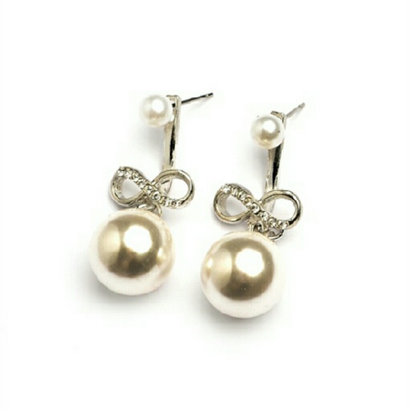 Infinity pearl earrings