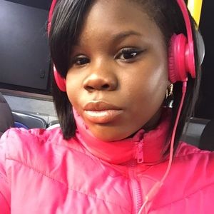 Meet your Posher, Jenelle