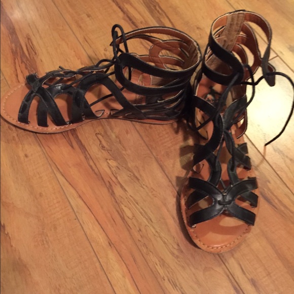 Sandals - Picture 2 of 3