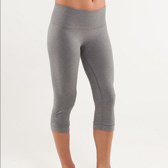 lululemon athletica Pants - Lululemon in the flow crop size 6!