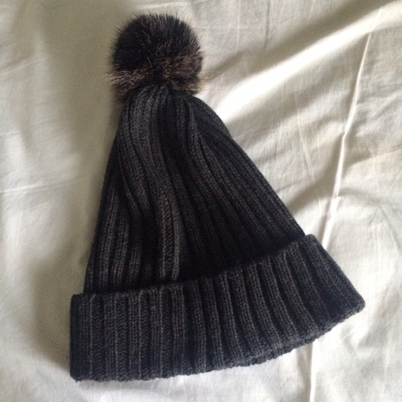 H&M gray faux fur Pom beanie