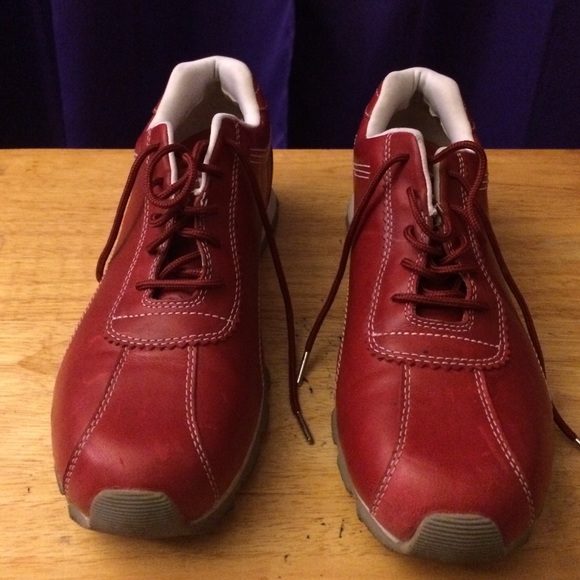 Red tennis
