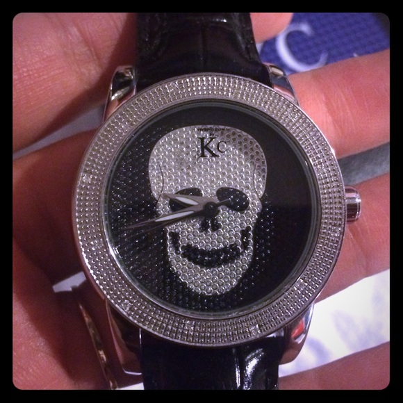 Kc Techno Com skull watch