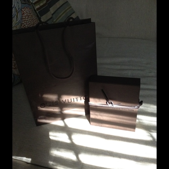 LOuis Vuitton box and bag