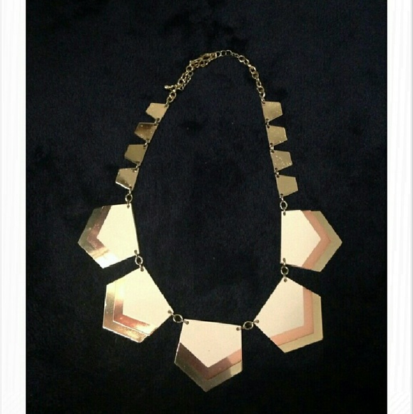 Express necklace