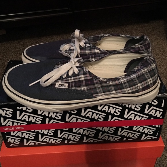 Vans - Picture 2 of 4